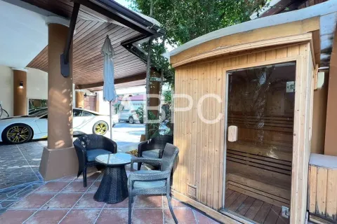 Casa de 4 dormitorios en Jomtien Beach, Pattaya, Tailandia № 211683 - foto 15