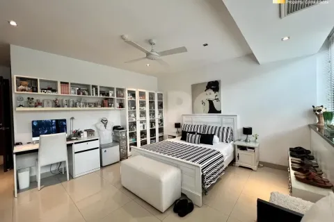 Condominio de 2 dormitorios en Jomtien Beach, Pattaya, Tailandia № 211681 - foto 23