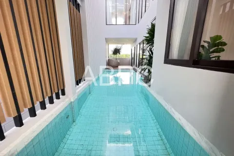 Casa de 4 dormitorios en Jomtien Beach, Pattaya, Tailandia № 211682 - foto 2