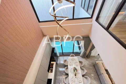 Casa de 4 dormitorios en Jomtien Beach, Pattaya, Tailandia № 211682 - foto 4