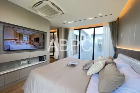 Casa de 4 dormitorios en Jomtien Beach, Pattaya, Tailandia № 211682 - foto 10