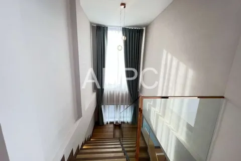 Casa de 4 dormitorios en Jomtien Beach, Pattaya, Tailandia № 211682 - foto 18