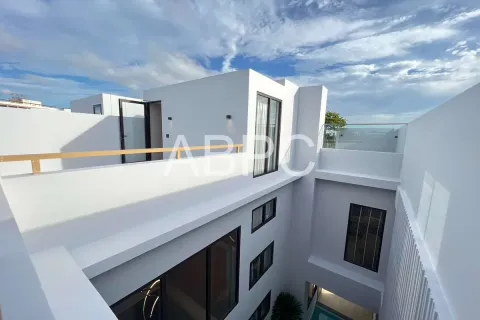 Casa de 4 dormitorios en Jomtien Beach, Pattaya, Tailandia № 211682 - foto 15