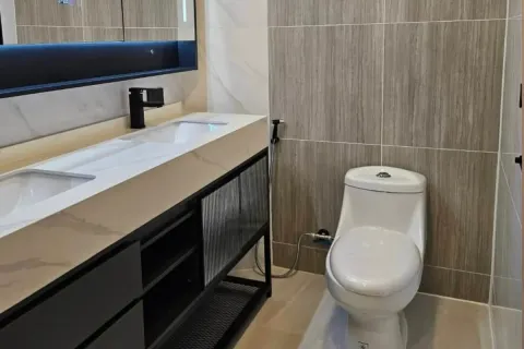 Condominio de 2 dormitorios en Jomtien Beach, Pattaya, Tailandia № 211685 - foto 19