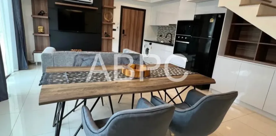 Condominio de 2 dormitorios en Jomtien Beach, Pattaya, Tailandia № 211685