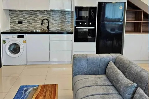 Condominio de 2 dormitorios en Jomtien Beach, Pattaya, Tailandia № 211685 - foto 15