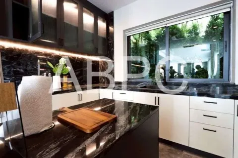 Casa de 6 dormitorios en Jomtien Beach, Pattaya, Tailandia № 211686 - foto 12