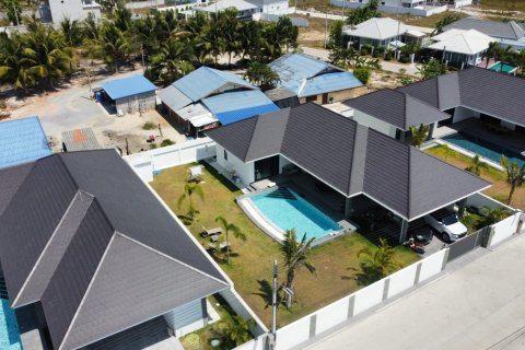 Villa in Hua Hin, Thailand 3 Schlafzimmer № 165678 - Foto 20