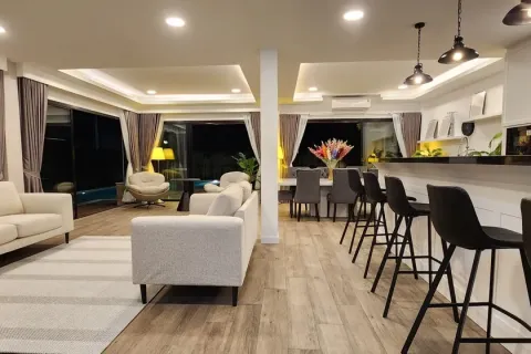 Casa de 5 dormitorios en Pattaya, Tailandia № 210659 - foto 4