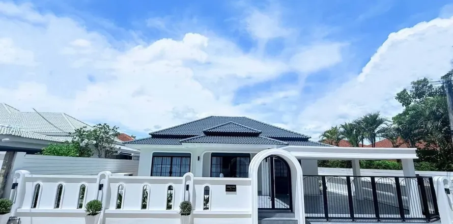 Casa de 3 dormitorios en Pattaya, Tailandia № 210664