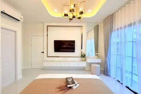 Casa de 3 dormitorios en Pattaya, Tailandia № 210664 - foto 4