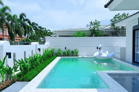 Casa de 3 dormitorios en Pattaya, Tailandia № 210664 - foto 10