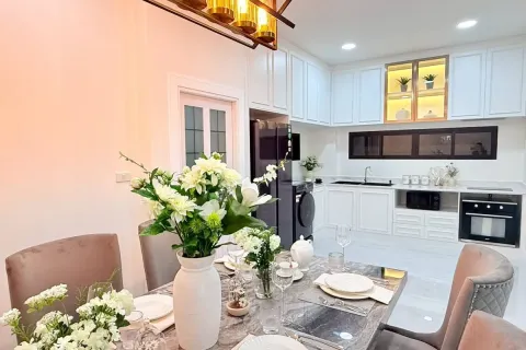 Casa de 3 dormitorios en Pattaya, Tailandia № 210664 - foto 8