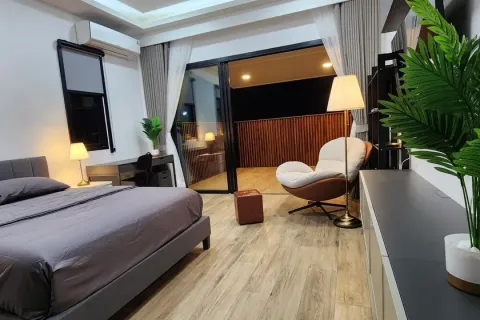 Casa de 5 dormitorios en Pattaya, Tailandia № 210660 - foto 11