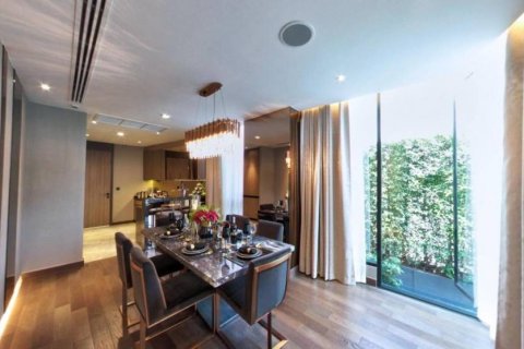 Condo in Bangkok, Thailand, 2 bedrooms № 114597 - photo 3