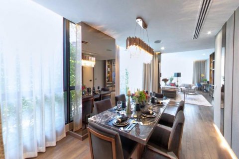Condo in Bangkok, Thailand, 2 bedrooms № 114597 - photo 1