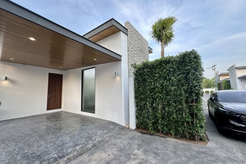 Villa in Phuket, Thailand 3 bedrooms № 141271 - photo 22