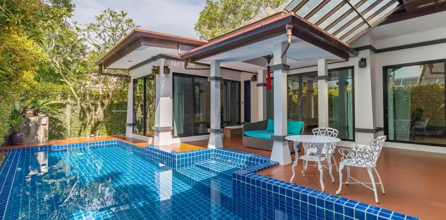 Villa in Phuket, Thailand 3 bedrooms № 141272