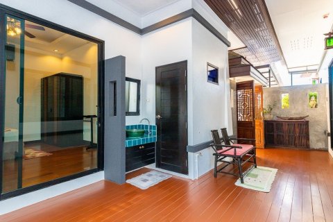 Villa in Phuket, Thailand 3 bedrooms № 141272 - photo 11