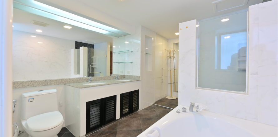 Condo à Bangkok, Thaïlande, 3 chambres  № 184518