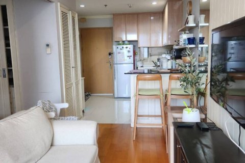 Condo in Bangkok, Thailand, 1 bedroom  № 172665 - photo 2