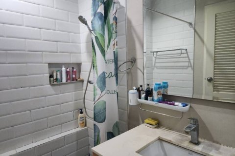 Condo in Bangkok, Thailand, 1 bedroom  № 172665 - photo 10