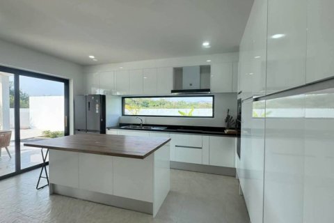 Villa in Hua Hin, Thailand 3 bedrooms № 172666 - photo 6