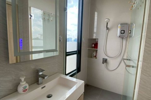 Кондоминиум с 2 спальнями в Чатучаке, Бангкок, Таиланд № 172667 - фото 8