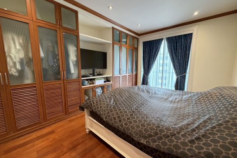 Кондоминиум с 3 спальнями в Патхум Ване, Бангкок, Таиланд № 161556 - фото 11