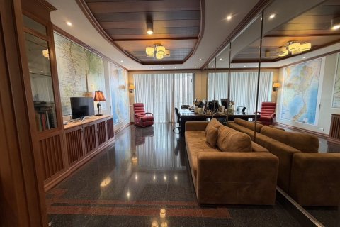 Кондоминиум с 3 спальнями в Патхум Ване, Бангкок, Таиланд № 161556 - фото 8