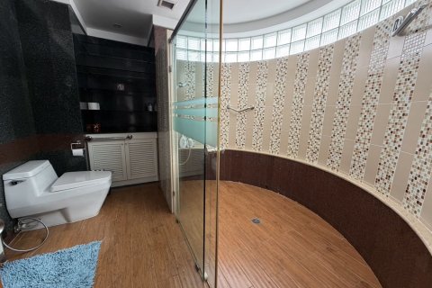 Кондоминиум с 3 спальнями в Патхум Ване, Бангкок, Таиланд № 161556 - фото 17