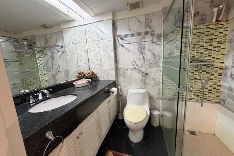 Кондоминиум с 3 спальнями в Патхум Ване, Бангкок, Таиланд № 161556 - фото 18