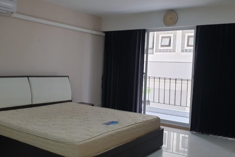 Кондоминиум с 2 спальнями в Ваттхане, Бангкок, Таиланд № 161557 - фото 4