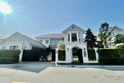 House in Samut Prakan, Thailand 4 bedrooms № 161553