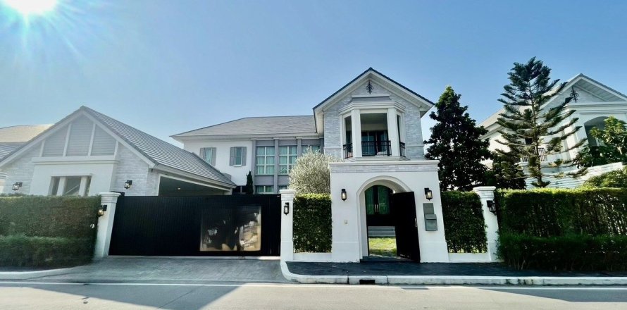 House in Samut Prakan, Thailand 4 bedrooms № 161553