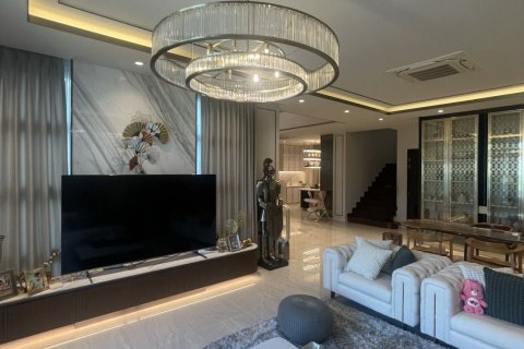 House in Samut Prakan, Thailand 4 bedrooms № 161553 - photo 6