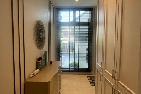House in Samut Prakan, Thailand 4 bedrooms № 161553 - photo 12
