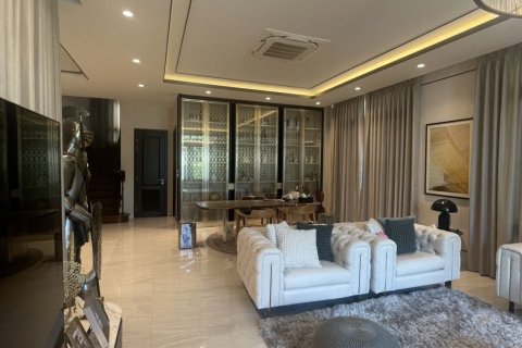 House in Samut Prakan, Thailand 4 bedrooms № 161553 - photo 2