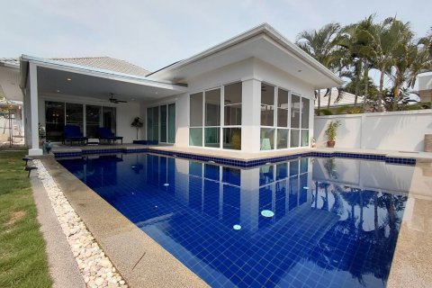 Вилла в Хуа Хине, Таиланд с 3 спальнями  № 171732 - фото 1