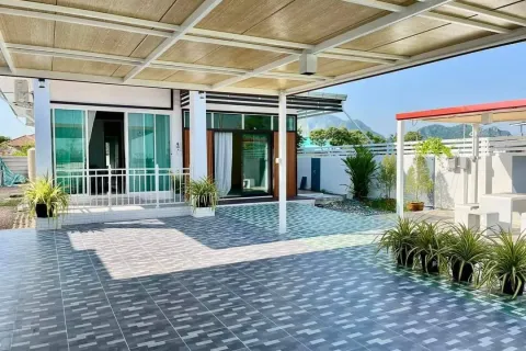 House in Cha-am, Thailand 2 bedrooms № 141393 - photo 1