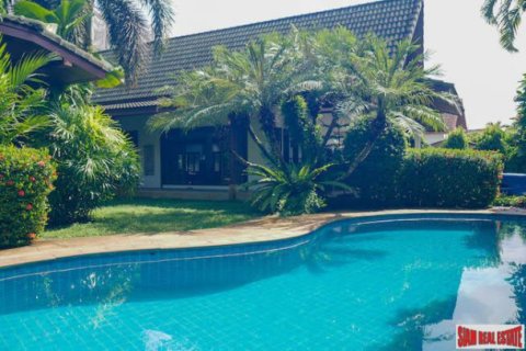 Villa on Surin Beach, Thailand 3 bedrooms № 199570