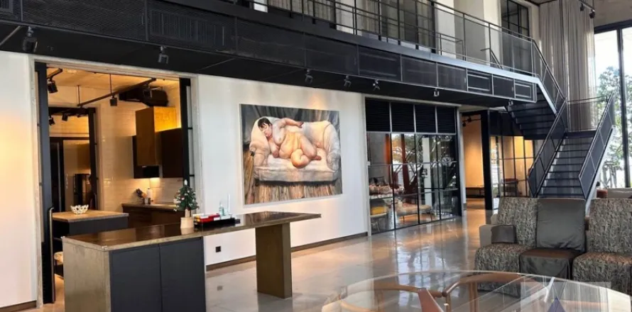 Duplex in Sathon, Bangkok, Thailand 5 Schlafzimmer № 218611