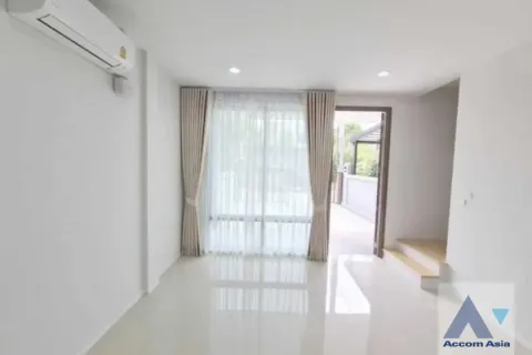 Reihenhaus in Don Mueang, Bangkok, Thailand 4 Schlafzimmer № 218609 - Foto 4
