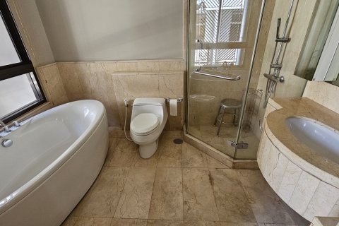 Condo à Watthana, Bangkok, Thaïlande, 2 chambres № 201095 - photo 11