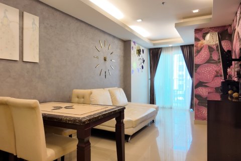 Apartamento de 2 habitaciones en Pattaya, Tailandia № 205791