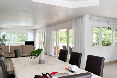 Вилла в Хуа Хине, Таиланд с 5 спальнями  № 147228 - фото 18