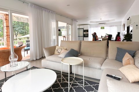 Вилла в Хуа Хине, Таиланд с 5 спальнями  № 147228 - фото 16