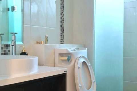 Кондоминиум с 2 спальнями в Банг Раке, Бангкок, Таиланд № 173427 - фото 18