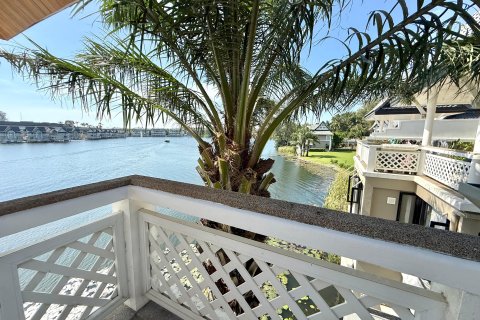 Condo in Phuket, Thailand, 2 bedrooms  № 173421 - photo 27