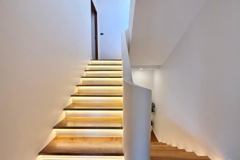 Condo in Phuket, Thailand, 2 bedrooms  № 173421 - photo 14